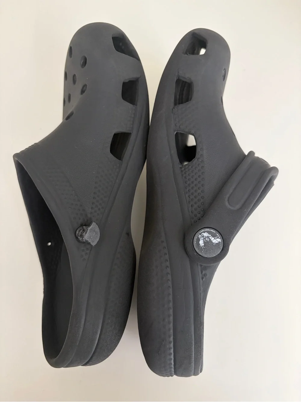 black Crocs size J2
